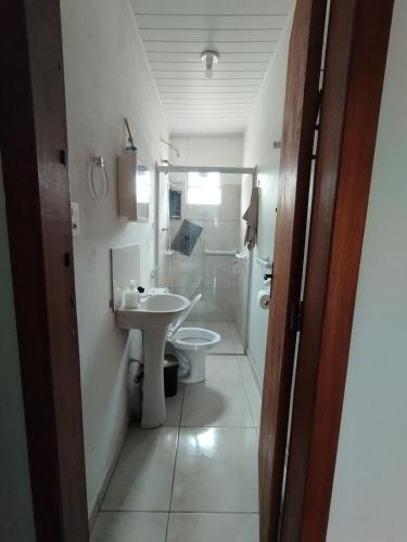Casa a 600 metros do mar, simples e completa in Cidreira