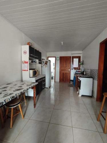 Casa a 600 metros do mar, simples e completa in Cidreira