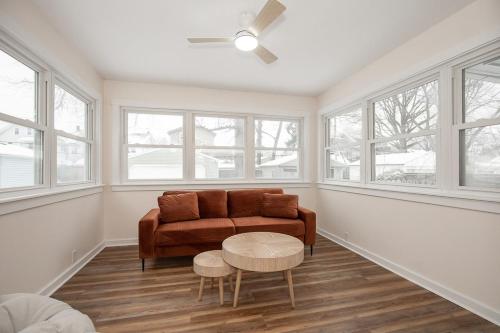 Charming Renovated Home in Lakewood in Lakewood (OH)