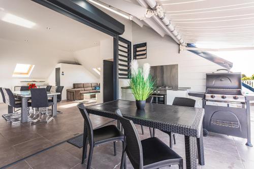 appartement haut standing au grands fonds du moule, 6 pers, très spacieux (appartement haut standing au grands fonds du moule, 6 pers, tres spacieux) in Le Moule