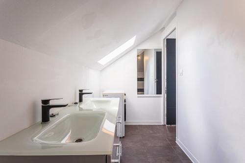 appartement haut standing au grands fonds du moule, 6 pers, très spacieux (appartement haut standing au grands fonds du moule, 6 pers, tres spacieux) in Le Moule