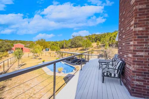 Relaxation+Pool & Hot Tub+Views in Center Point (TX)