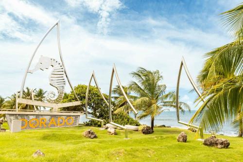 AQUA Casa A1 - Private & FUN 3 BR House with Pool in Dorado del Mar in 多拉多
