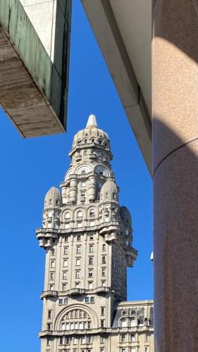 Monoambiente en Palacio Salvo, Corazón de Ciudad Vieja