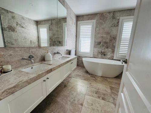 Bathroom, Luxury Four Bedroom Family Retreat in Camberwell Melbourne in Camberwell