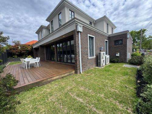Garden, Luxury Four Bedroom Family Retreat in Camberwell Melbourne in Camberwell