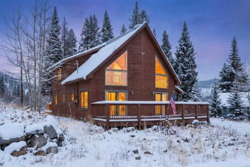 3BDR Mountain Retreat with Stunning Views in Blue River