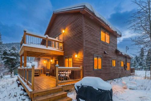 3BDR Mountain Retreat with Stunning Views in Blue River