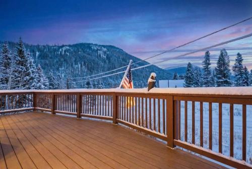 3BDR Mountain Retreat with Stunning Views in Blue River