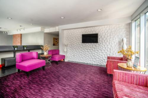 Shared lounge/TV area, Lexen Hotel - Hollywood Walk of Fame-Universal Studios near Universal CityWalk Hollywood