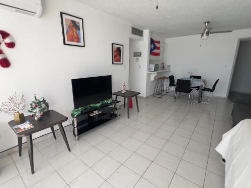 Beachfront Tropical Tantra Apartment - main image