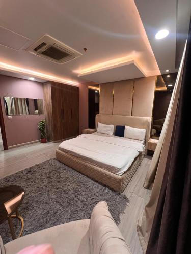 Opus Prestige Luxury Apartments - LMY Residency Gulberg Lahore - image 2