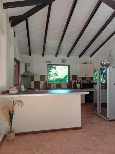 keuken, Villa Petitparadis in Le Carbet