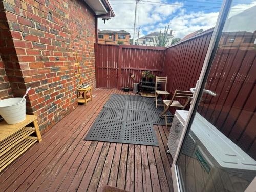 Balcony/terrace, Stylish and Conveniently Located 3 bedroom house retreat in Surrey Hills Melbourne in Canterbury
