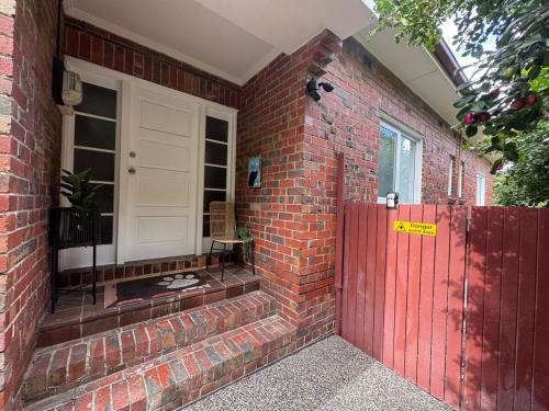 Entrance, Stylish and Conveniently Located 3 bedroom house retreat in Surrey Hills Melbourne in Canterbury