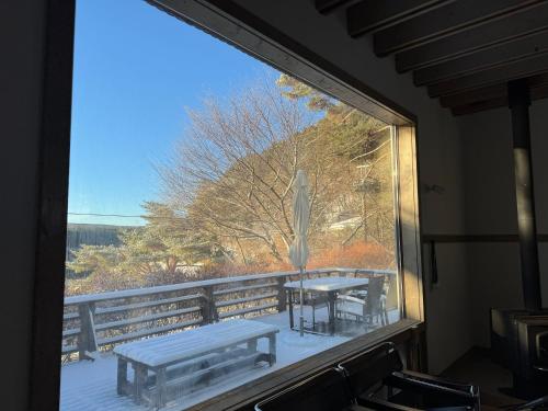 Cabin F Lake Saiko 1 min Mt Fuji Lakeview Villa Sleeps 10 BBQ Jacuzzi