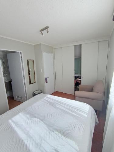 Habitación con baño privado, en Departamento familiar