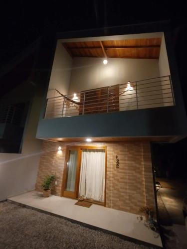 Casa a 3 minutos da praia do Pico da Cruz - Campeche in Rio Tavares