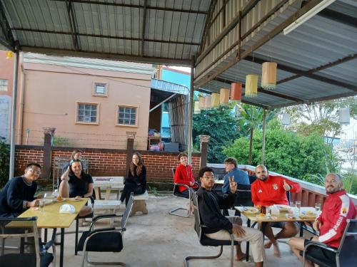 5 Minutes to slow boat pier hostel in Houayxay