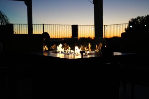 Faciliteter, Hilltop Lux in Highland (CA)