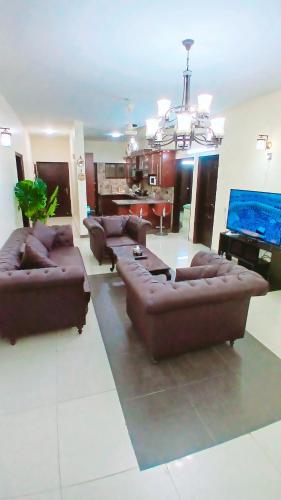 Karachi Gulshan e Iqbal Luxury 3 Bedrooms Drawing Lounge Furnished Apartment – khách sạn tại Đông Karachi