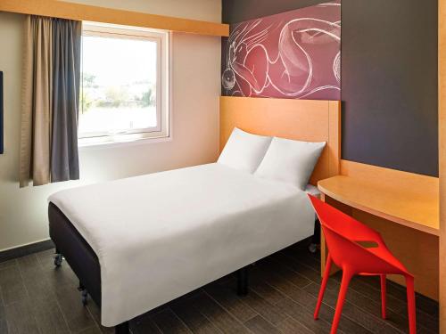 Ibis Culiacan Ibis Culiacan is a popular choice amongst travelers in Culiacan, whether exploring or just passing through. The property features a wide range of facilities to make your stay a pleasant experience. Se