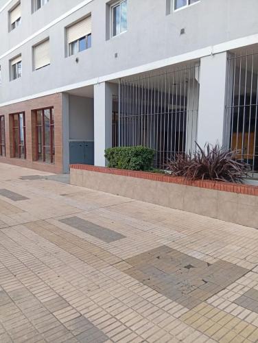 Impecable y amplio Zona Polideportivo y Hospital Privado - image 4