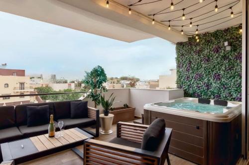 Designer Apt with Jacuzzi Terrace – khách sạn tại Naxxar