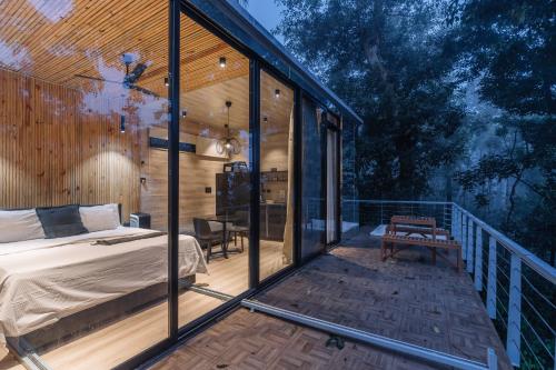 Birds Eye Estate- Mirror House in Mallandur