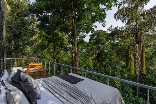 Birds Eye Estate- Mirror House in Mallandur