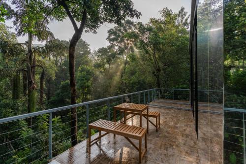 Birds Eye Estate- Mirror House in Mallandur
