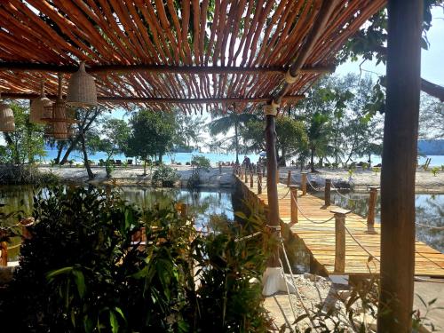 White Beach Hostel in Koh Rong