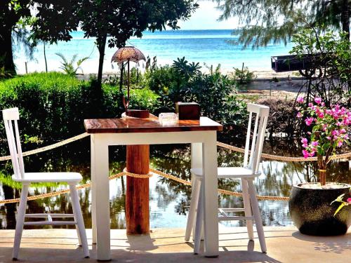 White Beach Hostel in Koh Rong