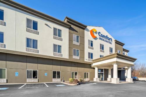 Comfort Inn & Suites Plainville-Foxboro