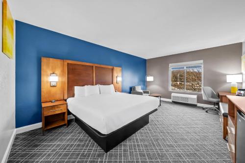 Comfort Inn & Suites Plainville-Foxboro in Plainville, USA