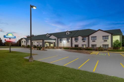 SureStay Plus Hotel by Best Western Coffeyville - image 14