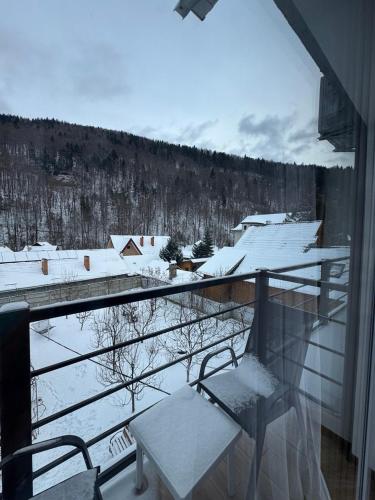 Гостинний двір (Гостиннии двір) in Yaremche