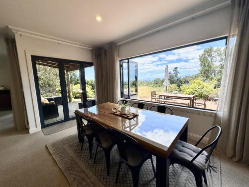 Redwood Vista - Essential Serenity in Redwood Valley