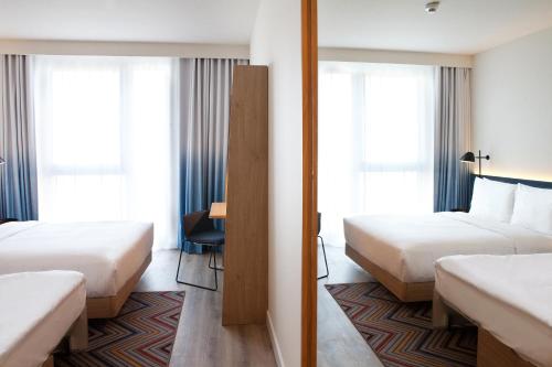 room detail thumbnail 1