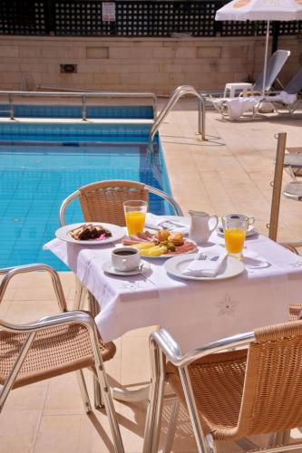 Irini Apartments - image 4