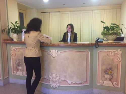 Hotel Lario photo