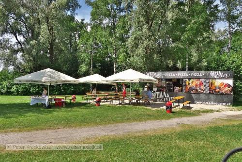 Gemütliches Mobilhaus am Wallersee (Gemutliches Mobilhaus am Wallersee) in Seekirchen Am Wallersee