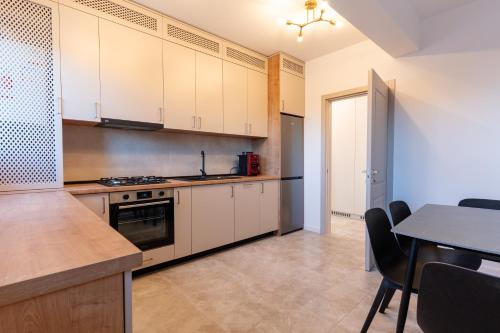 Ideal Comfort Apartament in Scheia