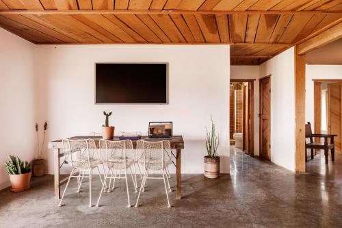Big Bend Escape Designer Adobe with Mountain Views in Terlingua (TX)