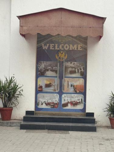 Tampilan eksterior, Hotel The Tulip in Lahore