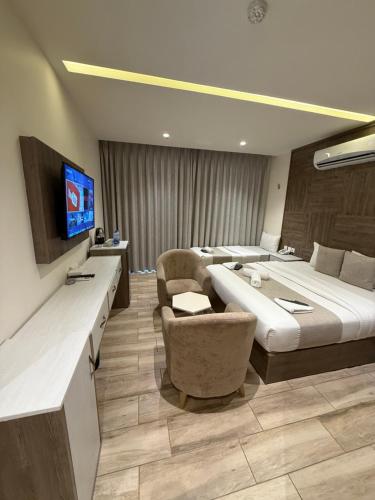 Sky Hotel – Al' Aqabah, TX