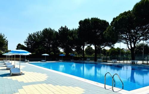 Bright flat with pools