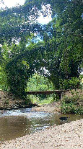 Refúgio no Campo com Piscina e Cachoeira