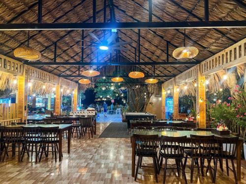 ตัมก็อก เซ็นทรัล บังกะโล (Tam Coc Central Bungalow) in นิญบิญ