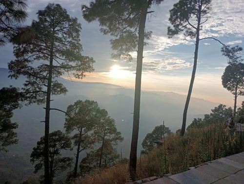 Omgivelser, The Mountain Hills Home Stay Kasardevi in Almora